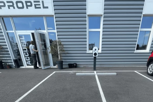 borne de recharge professionnelle3