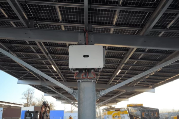 Ombrières solaires photovoltaïques